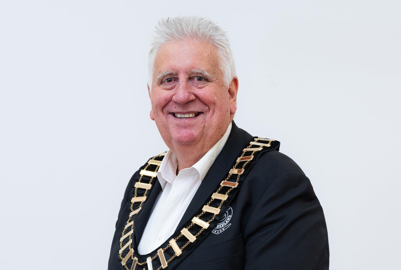 Mayor resigns from Council